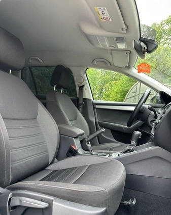 Skoda Octavia cena 45900 przebieg: 217490, rok produkcji 2019 z Nysa małe 254
